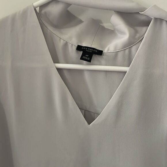 Ann Taylor Gray Bow Neck Shell - Picture 3 of 6